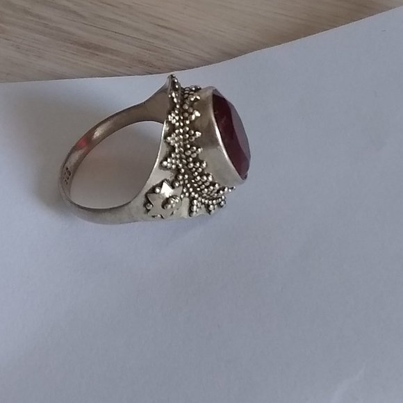 Red Garnet Silver Ring - Picture 4 of 5